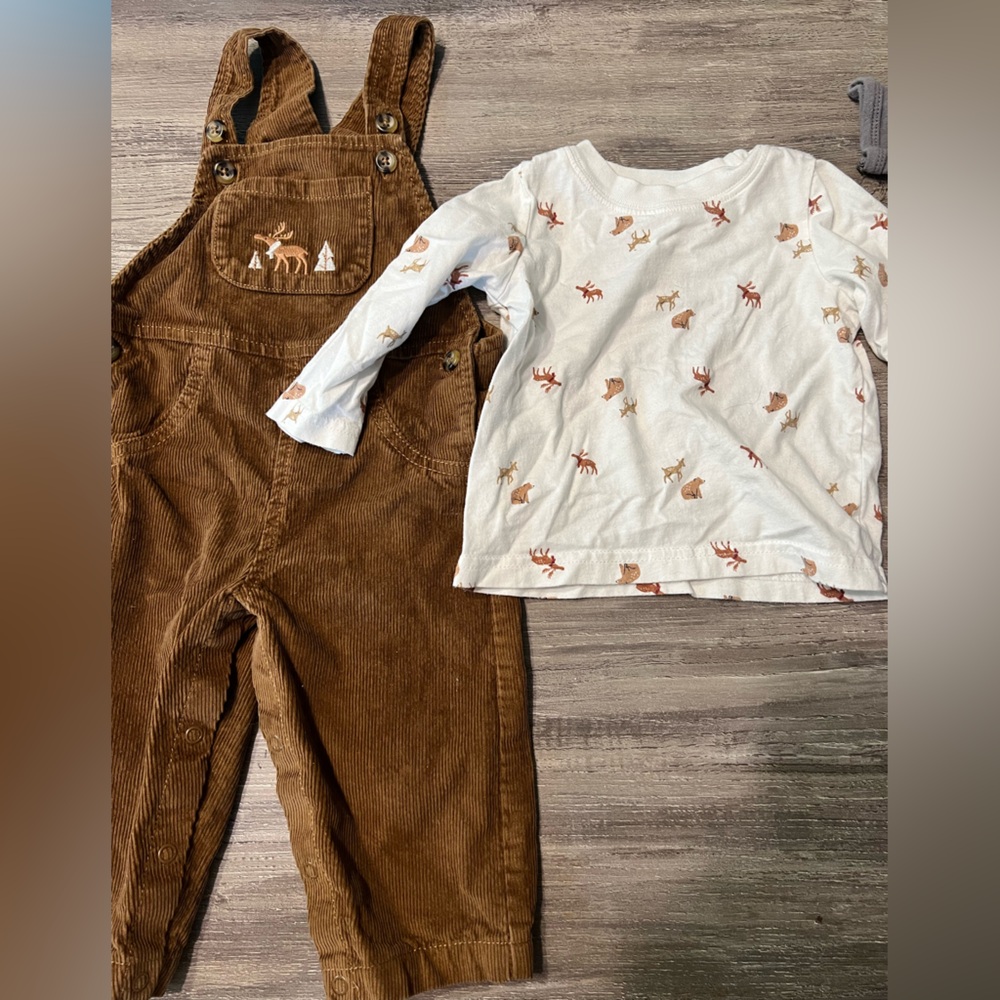 Carter’s Matching Set. Size 12 months.